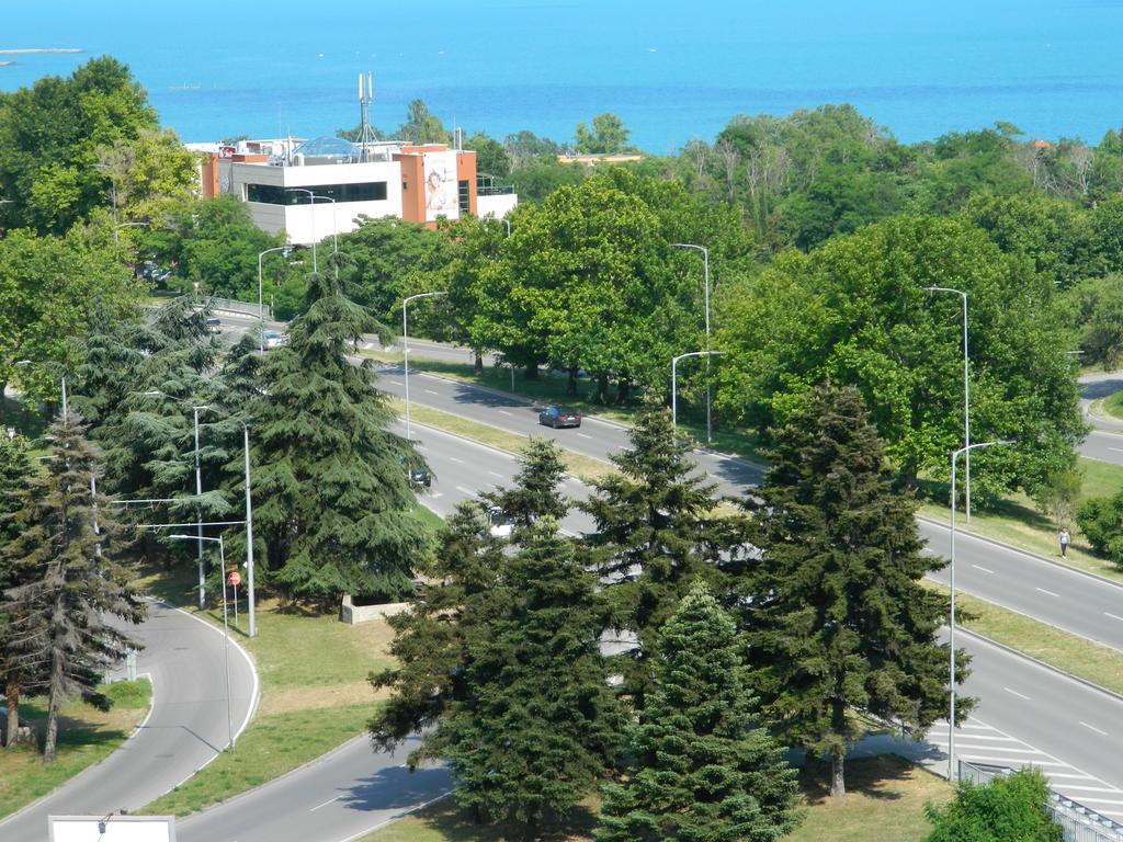 Apartamento Happy Vacation 2 Varna Exterior foto