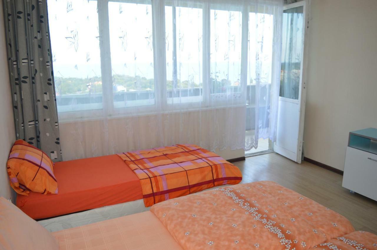 Apartamento Happy Vacation 2 Varna Exterior foto